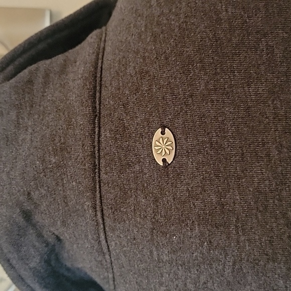 Athleta, Size XS Cherry Creek Gray Asymmetrical Zip Jacket, EUC - Picture 6 of 16